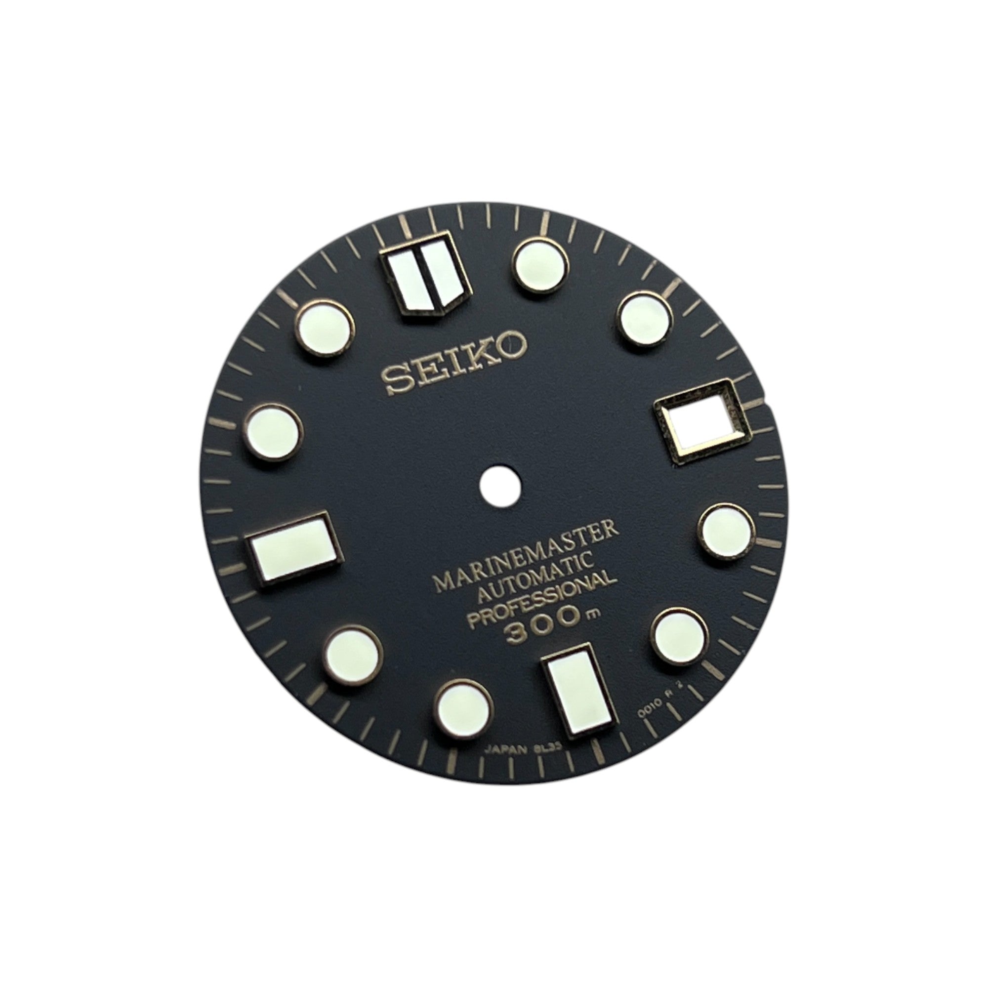 MM300 Gold: Black with Markers Dial