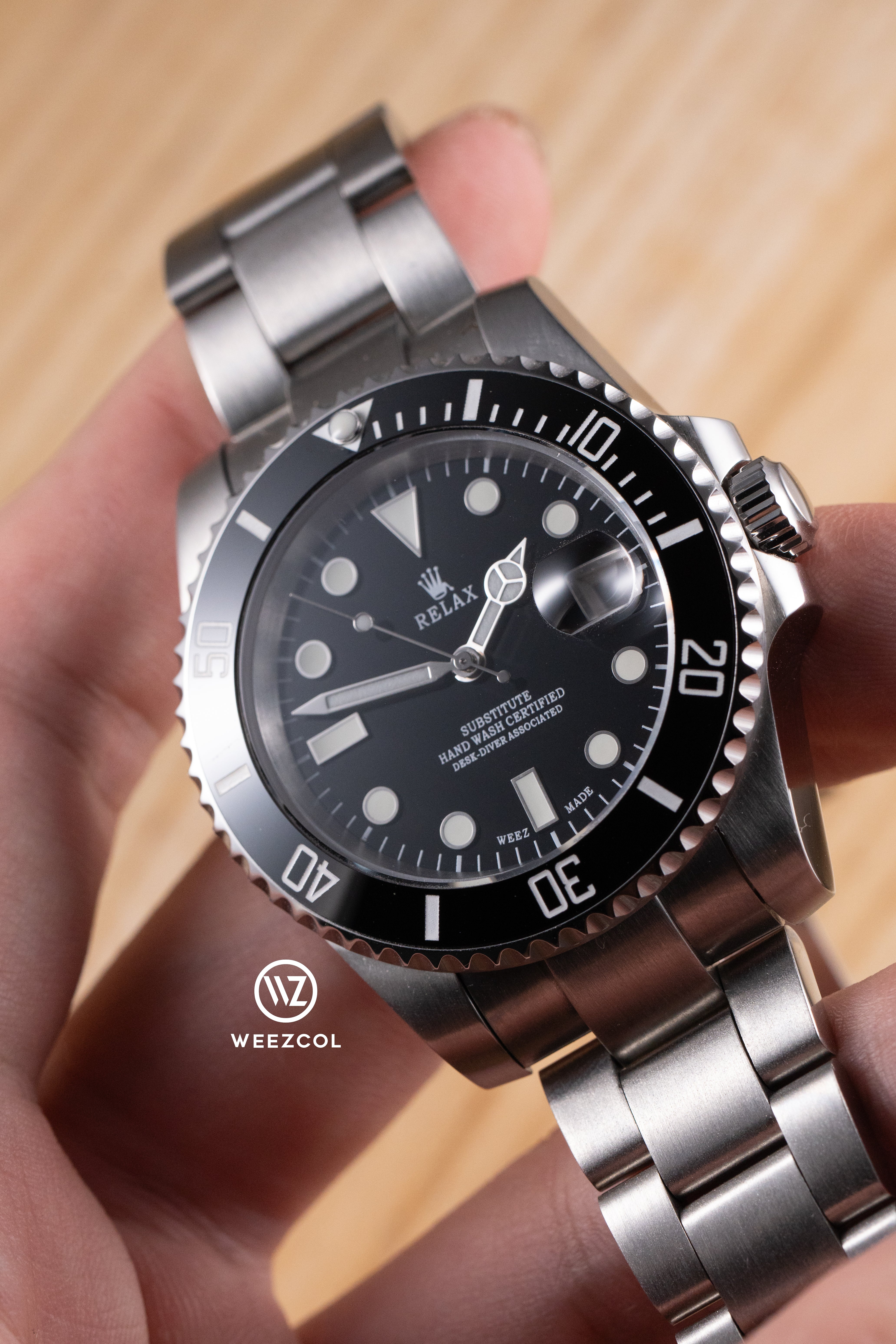 Submariner: Relax in Brushed Silver