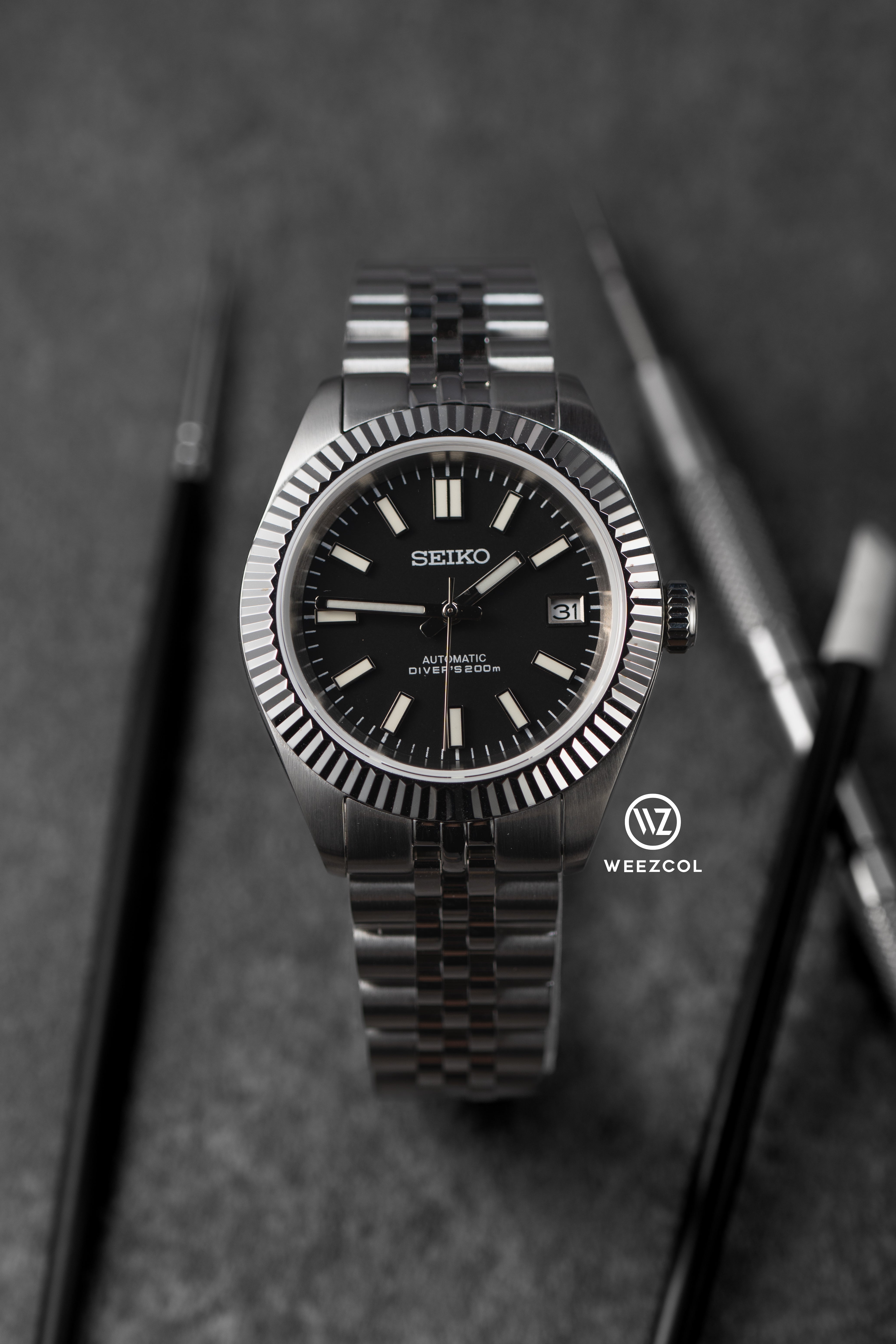 Seiko Datejust: Black in Brushed Silver
