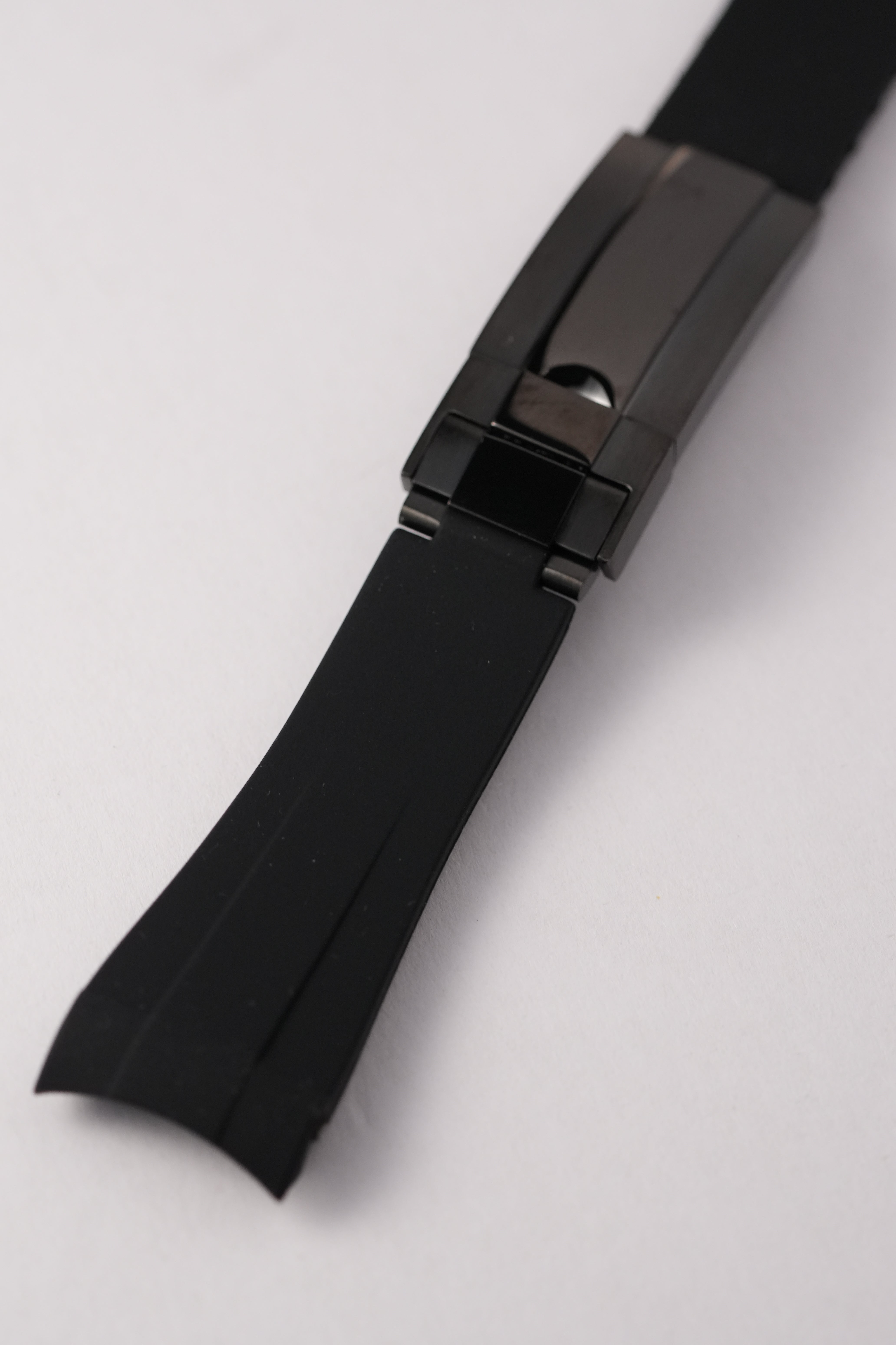 Submariner: Black Rubber Strap with Black Clasp