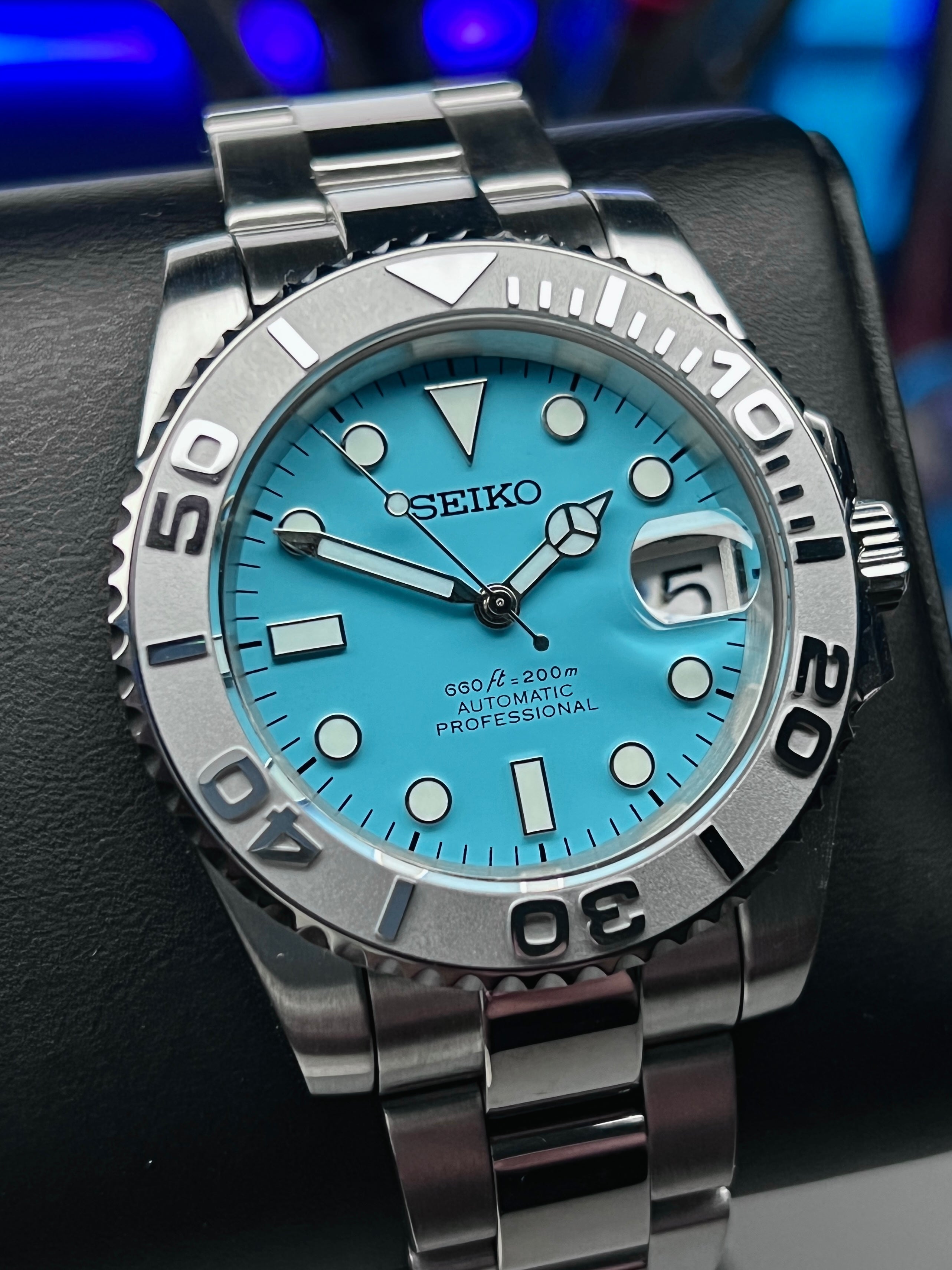 Seiko Yachtmaster: Silver in Turquoise