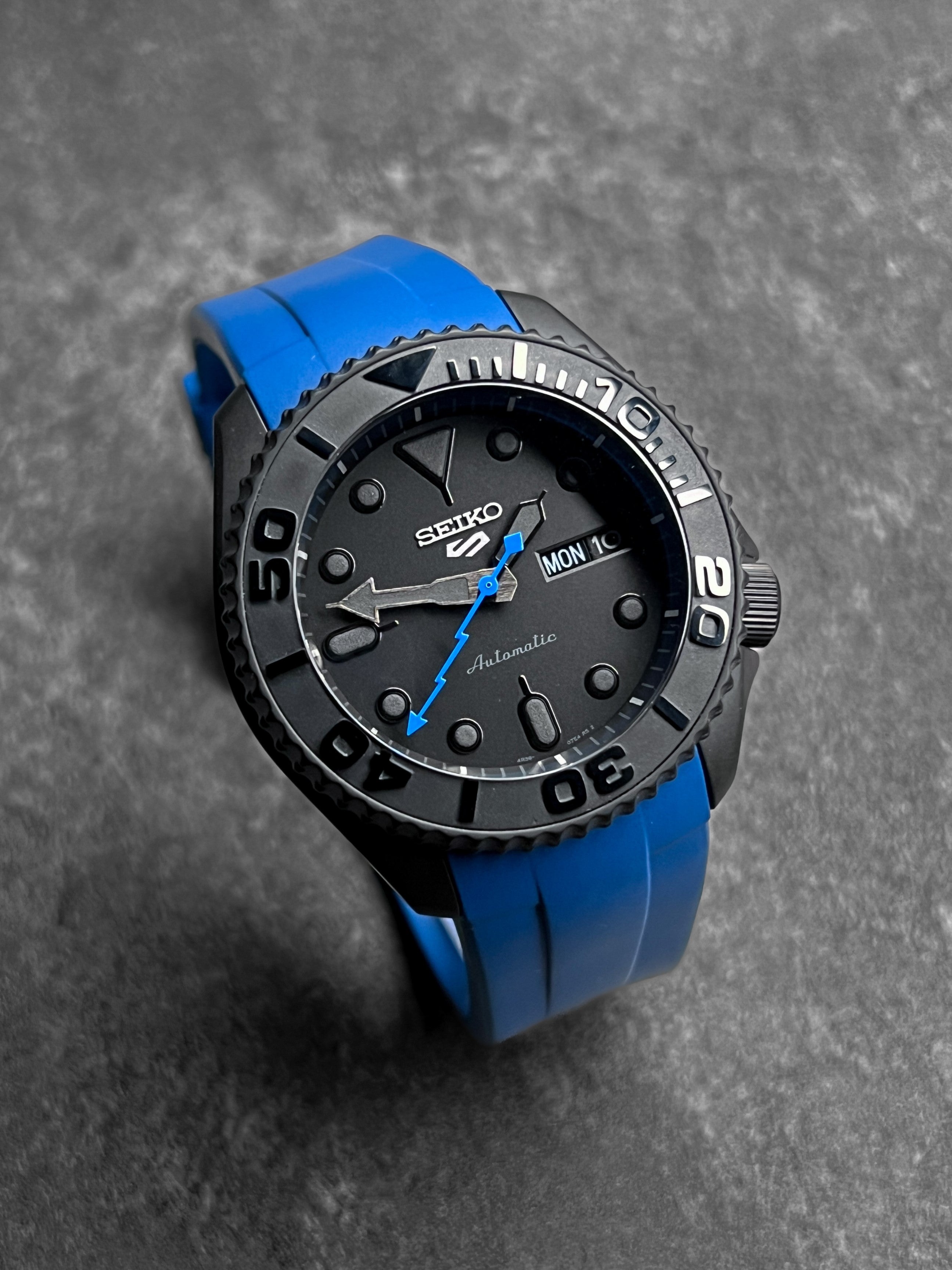 Seiko SRPD79: Matte Black in Blue