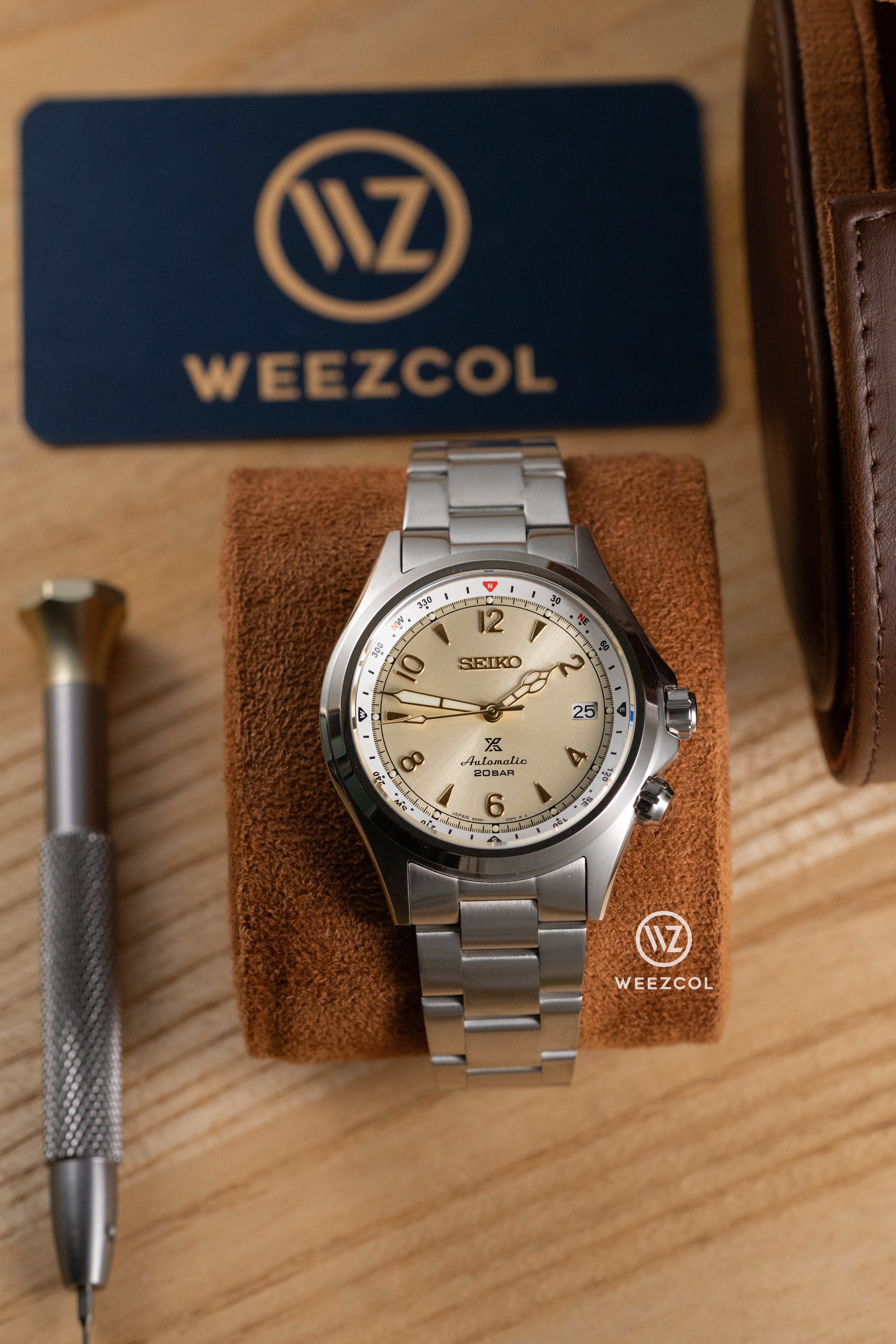 Alpinist SPB123: Brushed Silver with White Compass Ring