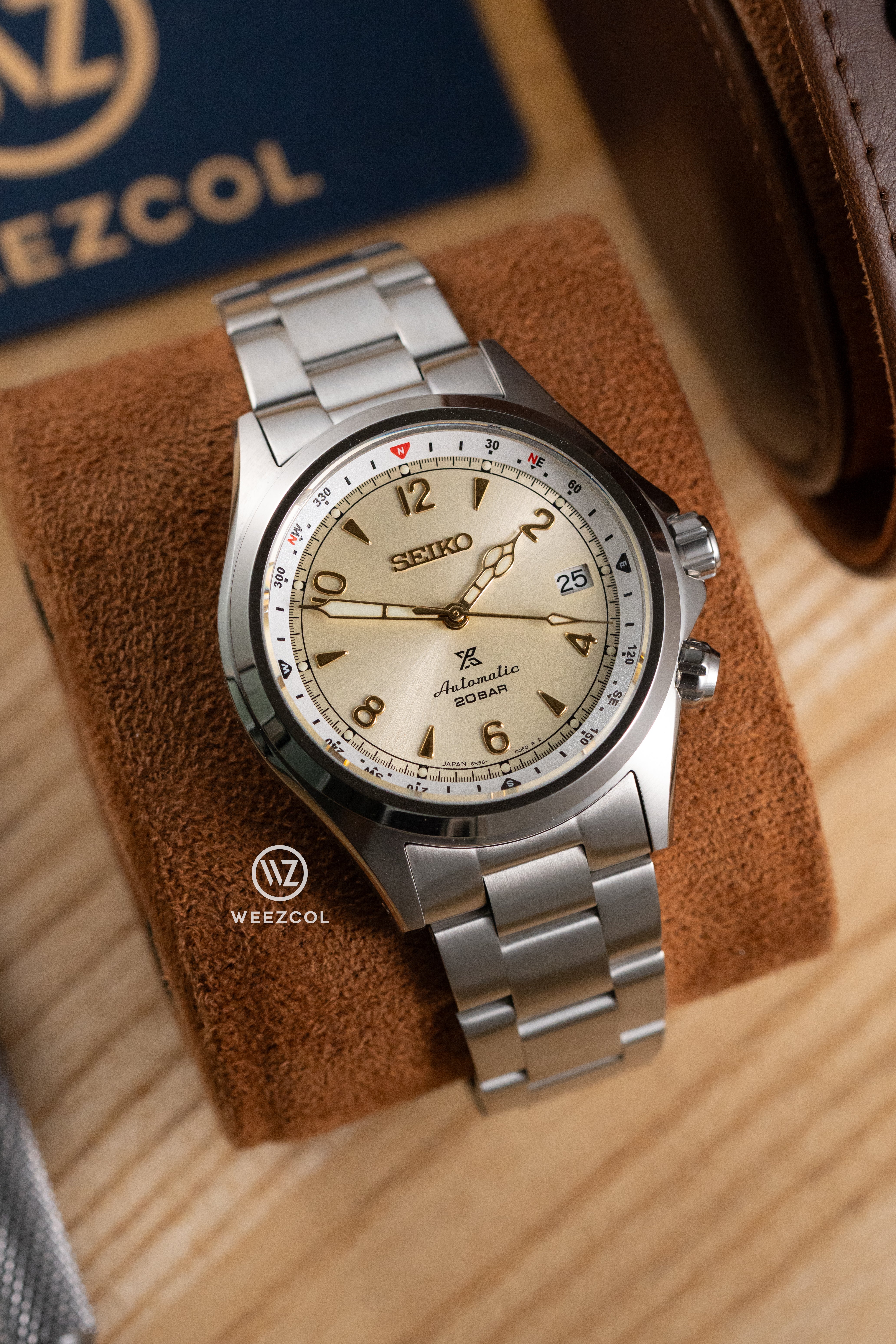 Alpinist SPB123: Brushed Silver with White Compass Ring