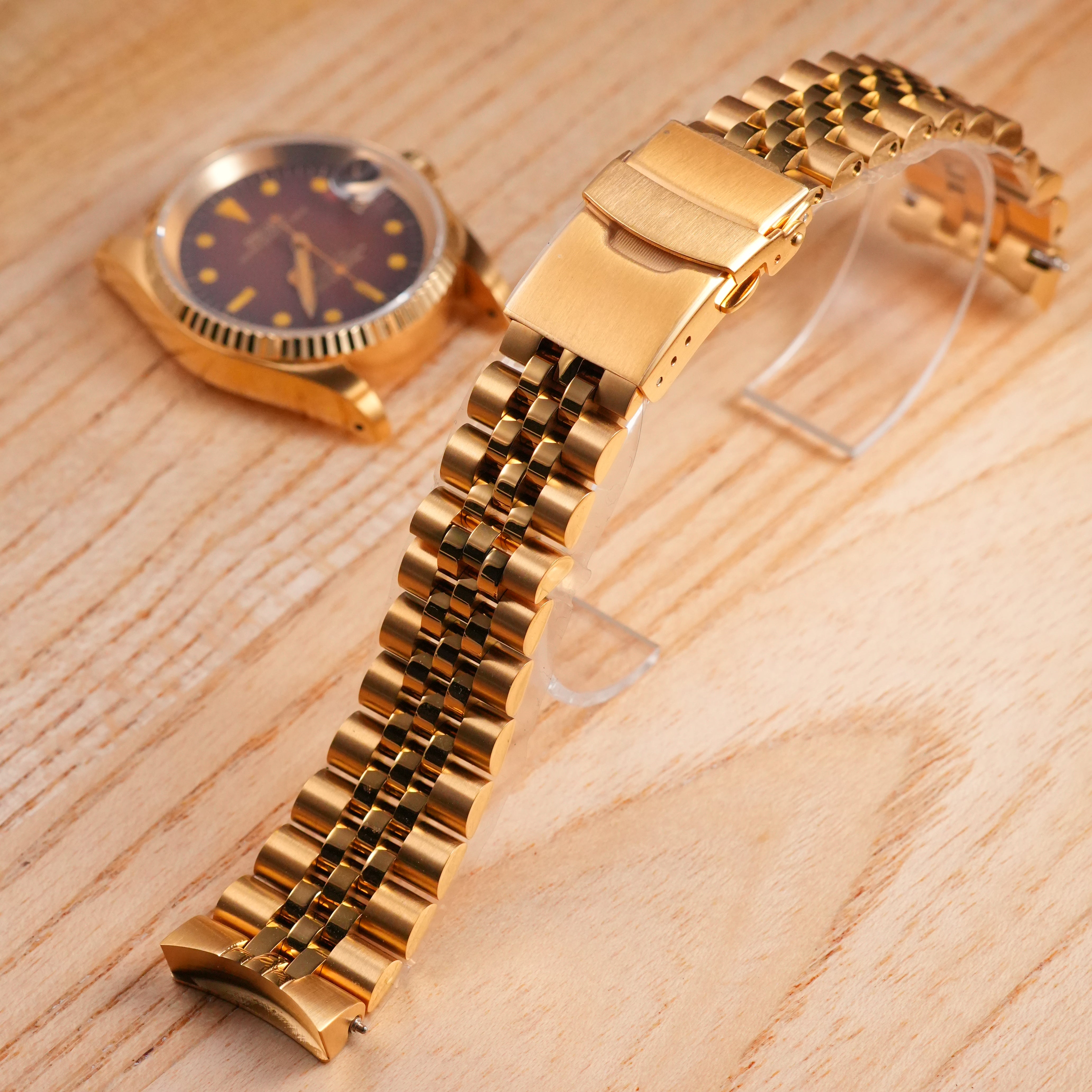 36/40MM: Brushed Gold Jubilee Bracelet