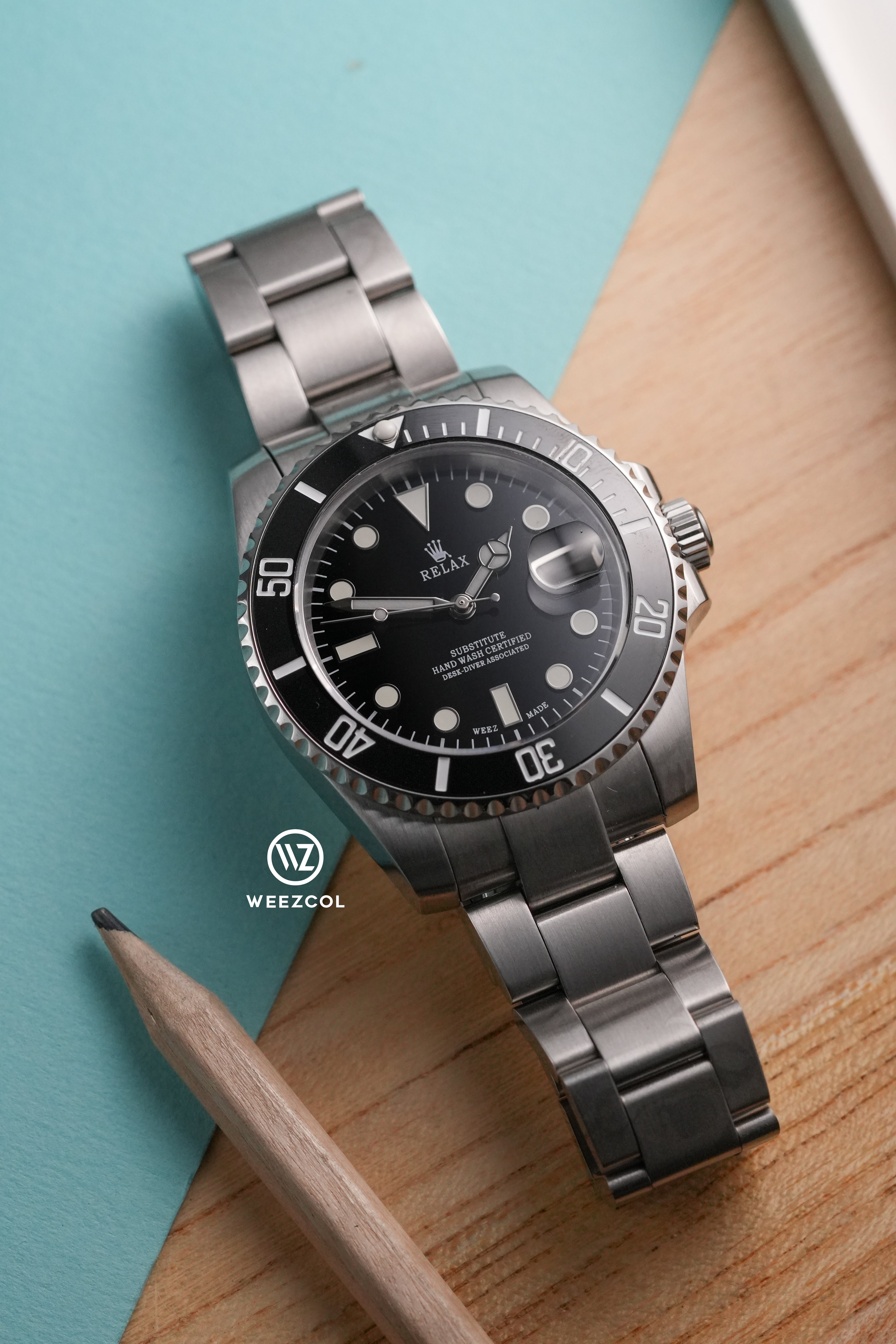 Submariner: Relax in Brushed Silver