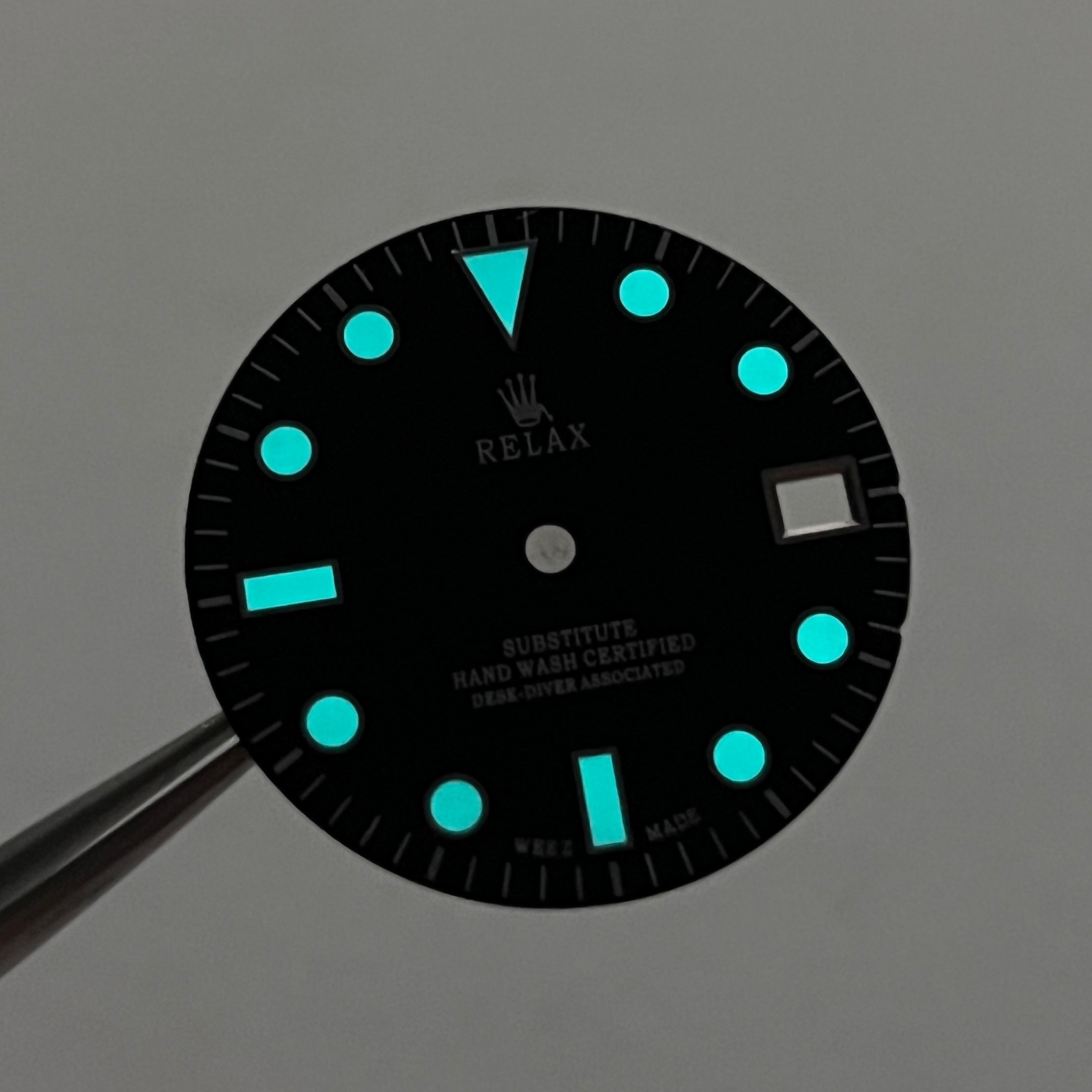 Black "Relax" Enamel Dial - Date